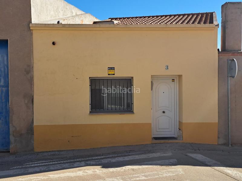 Foto efd70d07-9f0a-43cd-bdb2-b07fd76fc395. Casa in calle prat riba 15 in Miralcamp
