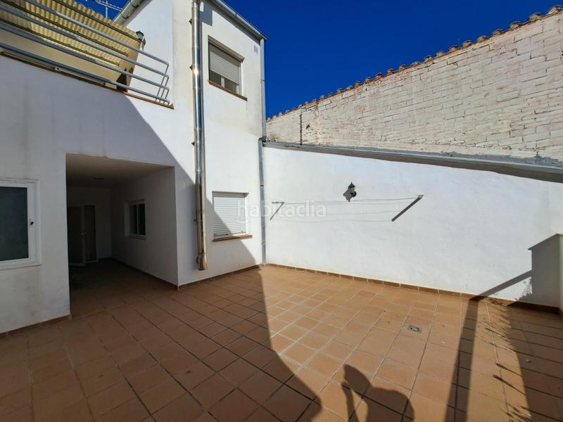 Foto f50e6991-daa3-42e2-8259-56b8313e820d. Casa in calle prat riba 15 in Miralcamp