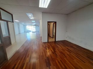 Lloguer Local Comercial a Avenida del canal 5. Alquiler de estupendo local en mollerussa