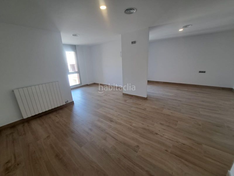 Foto 32b1e270-9809-4ea3-bb34-618e33e22fe0. Pis amb calefacció aparcament a Mollerussa