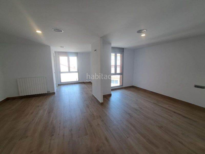 Foto dbe581cb-3fc1-454e-a494-4a8d1a945609. Pis amb calefacció aparcament a Mollerussa