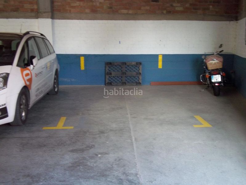 Foto a5b5b525-d626-4b72-bbd1-8322e47e9b81. Rent car parking in Mollerussa
