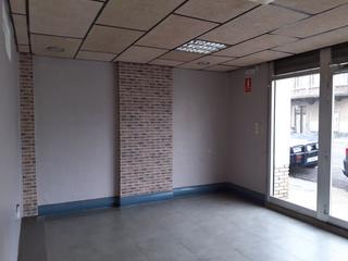 Lloguer Local Comercial  Carrer de ferrer i busquets. Se alquila local en mollerussa