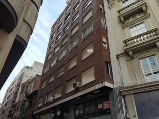 Pis en Carrer falc 4. Vivienda muy amplia y bien situada, en pleno centro de castelln