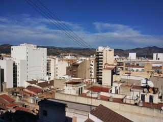 Appartement  Carrer d'enmig. Vivienda de 300 m2. cuenta con 5 dormitorios (todos con armarios