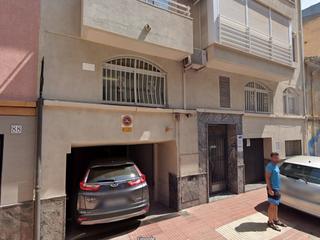 Alquiler Parking coche en Carrer de sant blai 82. Parking montacoches