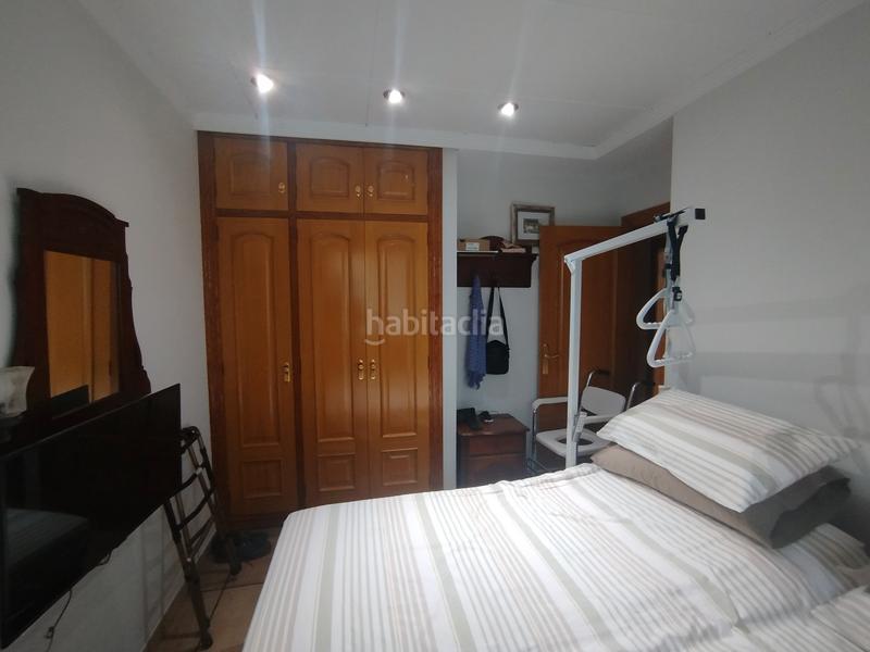 Foto d4c9d3ff-ca84-47ad-8020-59aea0d4156c. Chalet with fireplace parking pool in El Grao Castellón de la Plana