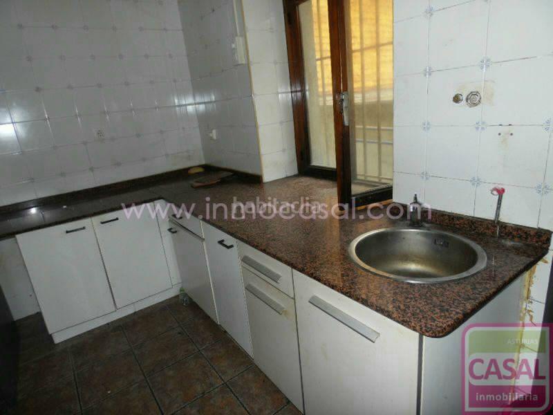 Foto 24173eb3-29e3-4772-ade0-9c1535f12cad. Local comercial a La Felguera Langreo