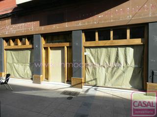 Local commercial à La Felguera. Venta local en la felguera: situado en la mejor zona para abrir
