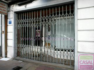 Local Comercial en Aller. Se vende local de negocio en la calle de la estación, zona muy s