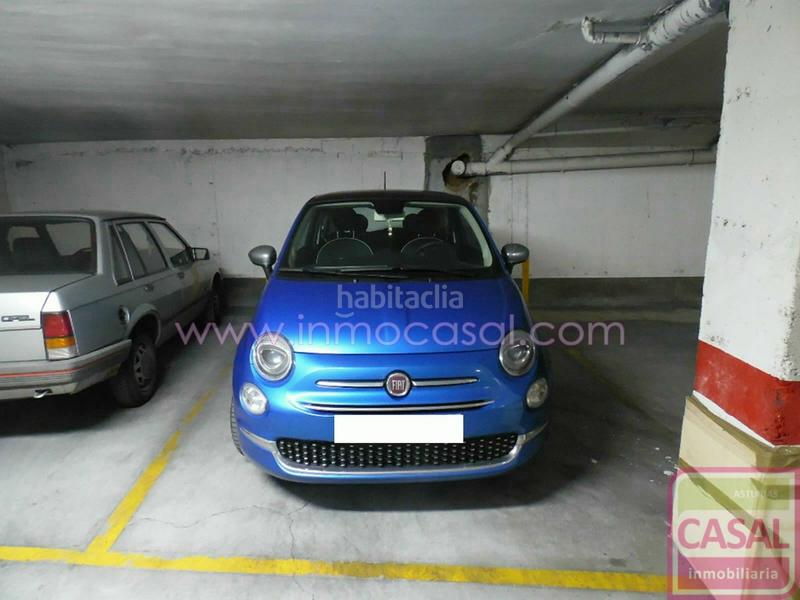 Foto dc3d8acb-6129-4212-8a76-8d90fdbb7634. Parking voiture dans La Felguera Langreo