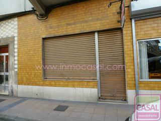 Lloguer Local Comercial a La Felguera. Se alquila local en la felguera próximo a colegios y centro urba