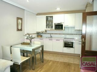 Appartement à Aller. Se vende piso con muy pocos años en el centro de moreda. dispone