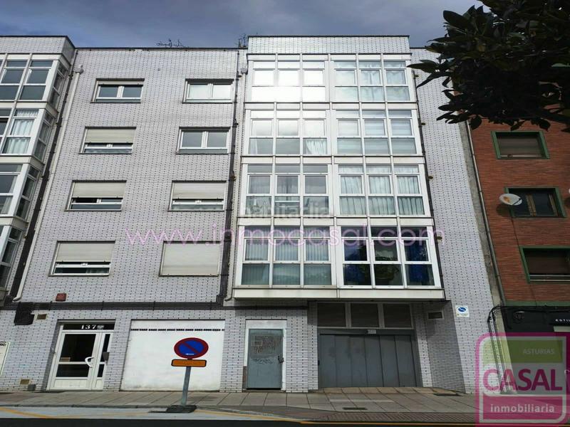 Foto 3ac00eb6-908a-4fdd-95b3-1d654e1d7566. Aparcament cotxe a Cerdeño - El Palais - Mercadín Oviedo