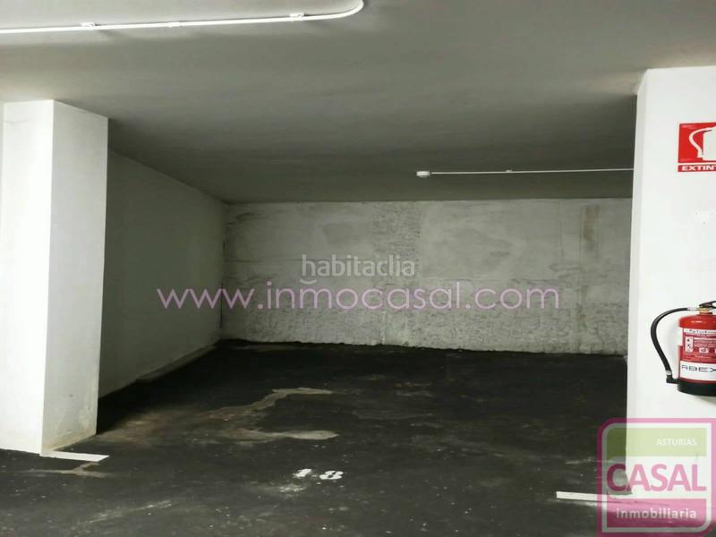 Foto f6aeb55b-03b0-46ab-b83d-76a833eeb01e. Aparcament cotxe a Cerdeño - El Palais - Mercadín Oviedo