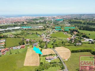 Terreno residencial  Camino granda contrueces. Parcela edificable en granda de 1.620,85 m2,llana, posee acceso