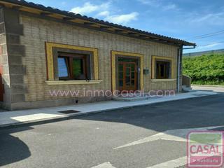 Casa a Corvera de Asturias. Casa de dos plantas actualmente una vivienda en cada planta idea