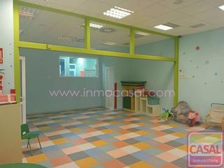 Lloguer Local Comercial a Montevil. Gijon zona de montevil, ocasión guardería ludoteca, complemament