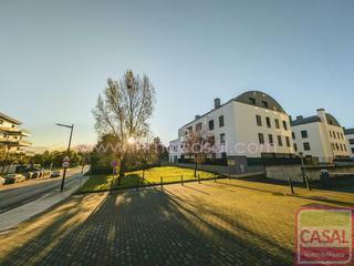 Etagenwohnung  Carretera de la coria. Vivienda al lado mismo del parque fluvial de viesques, distribui