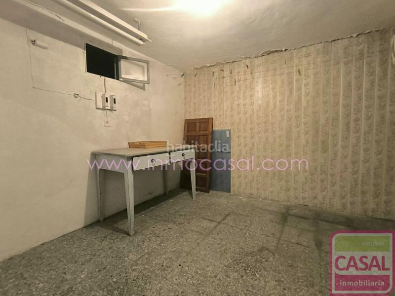 Foto 94b6349f-9315-4954-9268-d7e69ccfd0c8. Casa  unifamiliar con terraza, finca urbanizable de 200m2 y garaje. cerca del núcle urbano. increibles vistas. grandes posibilidade en Langreo