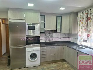 Appartement à Santa Marina - Polígono. Se vende piso en santa marina. primera planta. se distribuye en