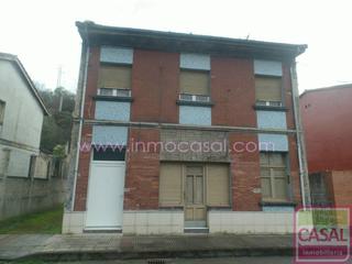 Casa  El nalon. Se vende casa en lada langreo distribuida en dos plantas, planta