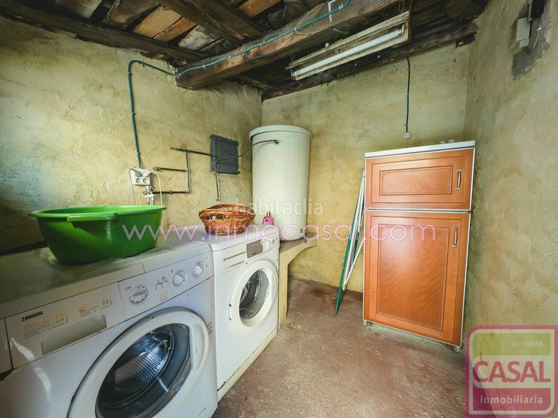 Foto 3e70d6bf-20d3-465a-9d05-40ee66330106. Casa se vende casa La Felguera a escasos metros del centro. se compone de tres dormitorios, salón con salida a soleada terraza y cuarto en Langreo