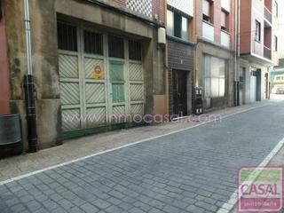 Local Comercial a Sama. Amplio local de unos 150m2 ideal como guarda coches. antiguament