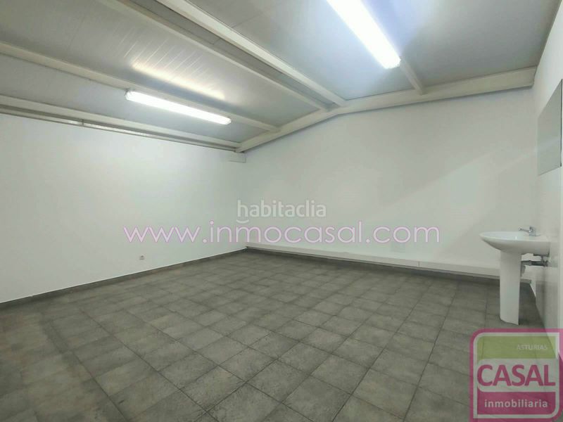 Foto ae2c0905-f16a-4dc9-89d3-5a08fabf7b2d. Local comercial a Centro Avilés
