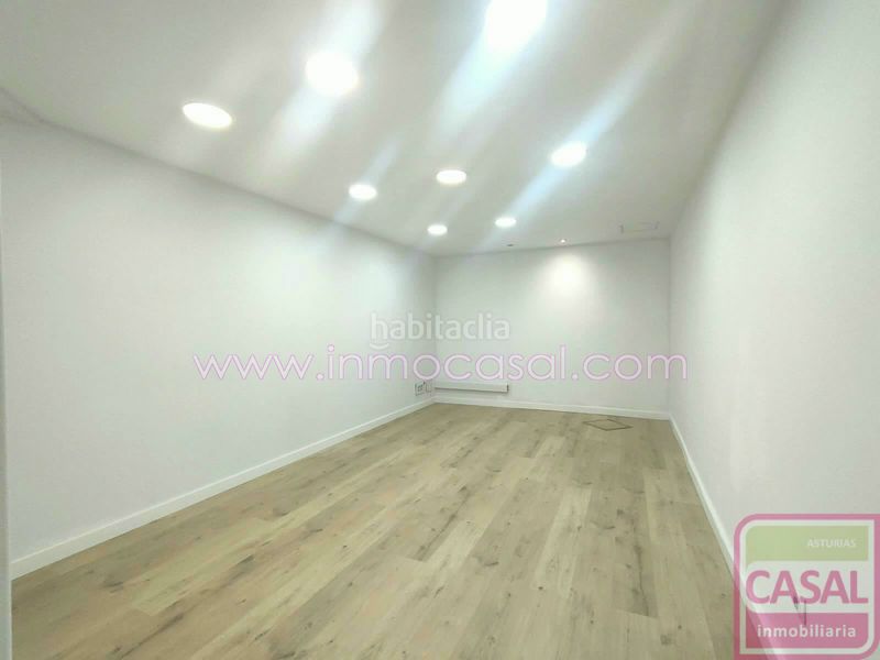 Foto d45c8df8-1305-4b94-b787-89a36b9f74a8. Local comercial a Centro Avilés
