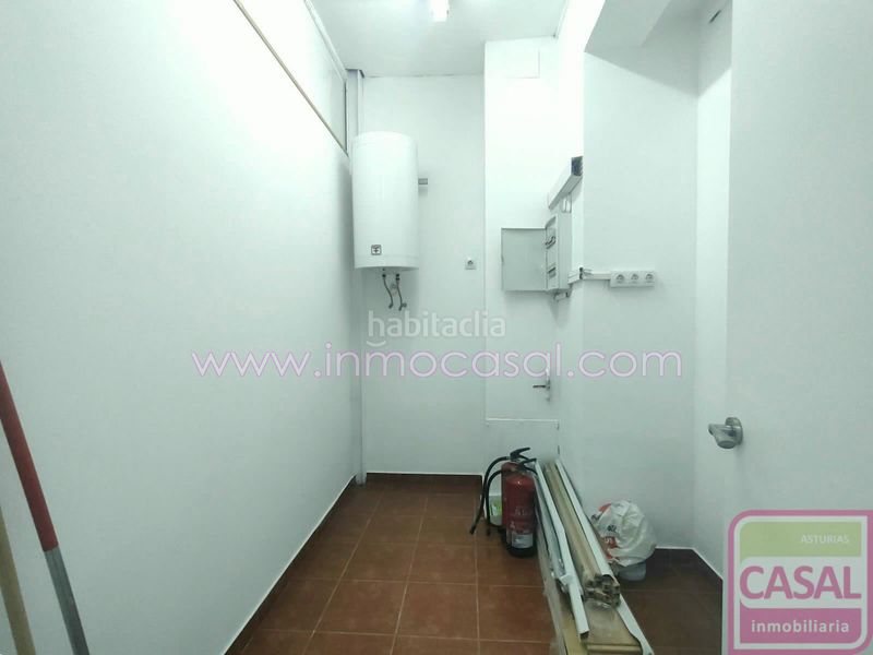 Foto e485093f-63c4-4ad0-856b-e42be951428d. Local comercial a Centro Avilés