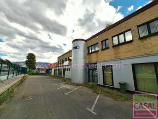 Bâtiment à usage industriel à Santa Marina - Polígono. Se vende nave en polígono fábrica de mieres. 2800m que se distri