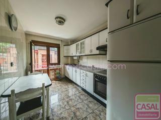 Pis  C/peña mayor. Se vende piso en barredos, laviana cocina con balcón, salón, tre