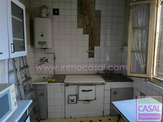Casa a Lada. Se vende casa en langreo lada, dos plantas en las que se distrib