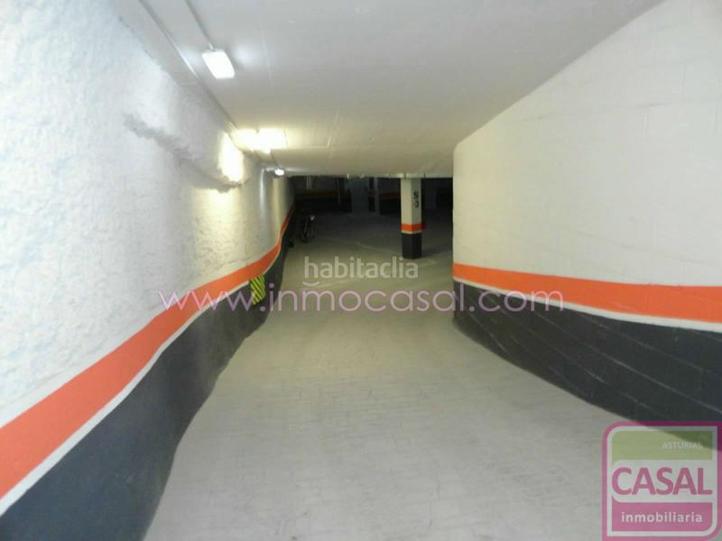 Foto ddf42133-25af-4b2d-8b8b-d9b5ff24af96. Autoparkplatz in Centro Gijón