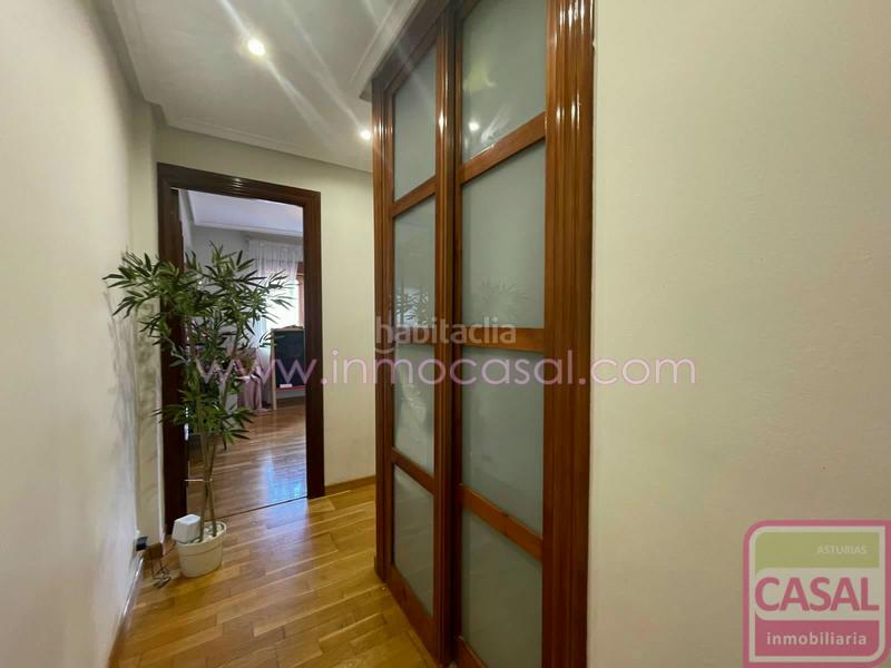 Foto 0e032c67-70af-4b5c-8c85-0e044be0c175. Piso  en 5 planta sin acensor,amueblado con dos dormitorios, salon comedor, cocina y baño. trastero en la planta baja. en Mieres