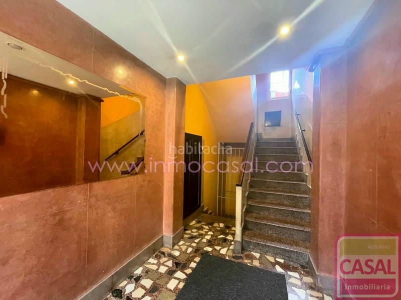 Foto 22b1bc41-2250-40aa-9770-54d95885d925. Piso  en 5 planta sin acensor,amueblado con dos dormitorios, salon comedor, cocina y baño. trastero en la planta baja. en Mieres