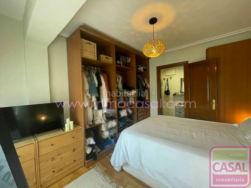 Foto 2572a87e-694d-4bd8-90a6-39037822841e. Piso  en 5 planta sin acensor,amueblado con dos dormitorios, salon comedor, cocina y baño. trastero en la planta baja. en Mieres