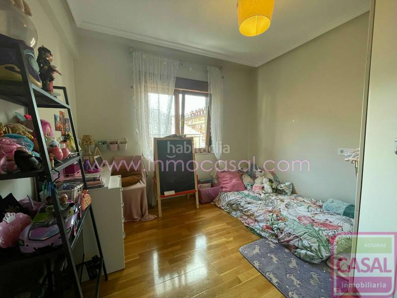 Foto 52459fd6-8828-4a3b-a23c-9831caab1c32. Piso  en 5 planta sin acensor,amueblado con dos dormitorios, salon comedor, cocina y baño. trastero en la planta baja. en Mieres