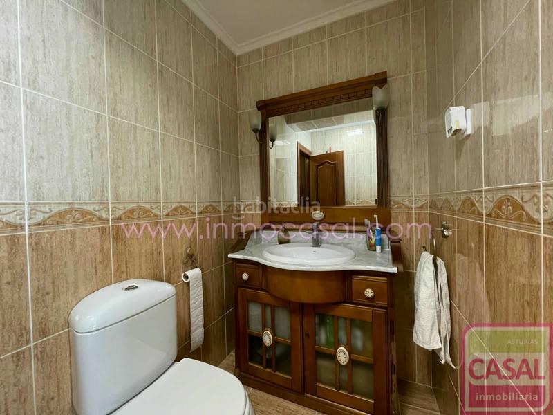 Foto 71831daa-820d-486c-981d-9215d1a6a4ef. Piso  en 5 planta sin acensor,amueblado con dos dormitorios, salon comedor, cocina y baño. trastero en la planta baja. en Mieres
