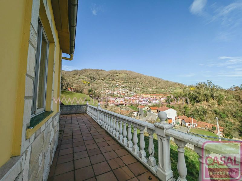 Foto ac5459f3-cd19-4705-9845-dcec21cfb082. Casa amb calefacció a Aller