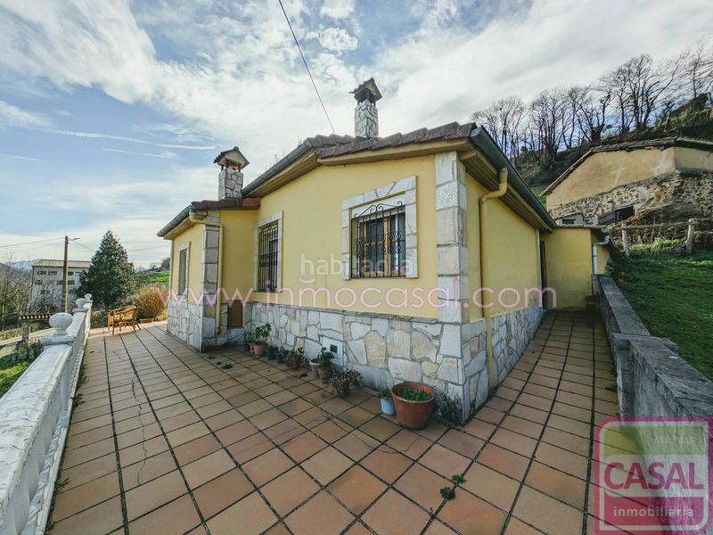 Foto c7403cfc-f74f-42f5-9f6a-86c4ad3f360e. Casa amb calefacció a Aller