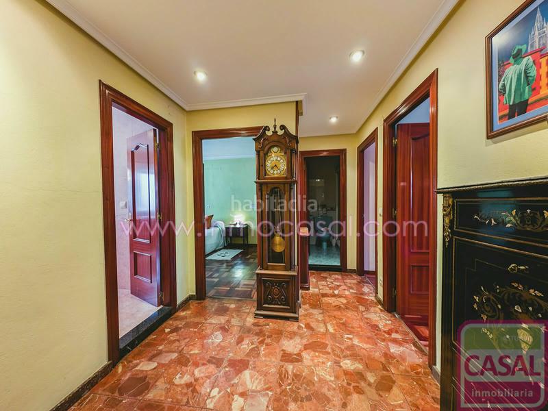 Foto ac7ba5d9-b878-4c11-8e0f-04a89e6f6b72. Piso se vende piso cocina, cuarto de colada, salóncomedor, tres habitaciones dobles y dos baños. en Laviana