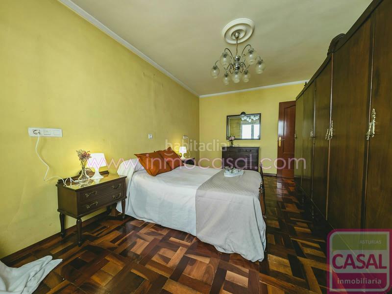 Foto bb8c75a1-9b9b-4979-b4e9-d1c7f57131d3. Piso se vende piso cocina, cuarto de colada, salóncomedor, tres habitaciones dobles y dos baños. en Laviana