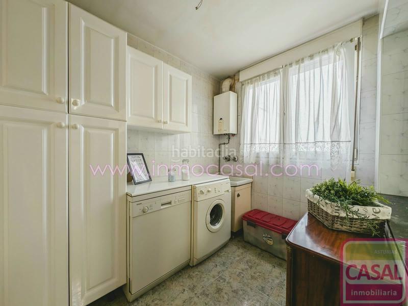 Foto e4dd29fa-7ae3-411b-a556-2218ecf193ff. Piso se vende piso cocina, cuarto de colada, salóncomedor, tres habitaciones dobles y dos baños. en Laviana