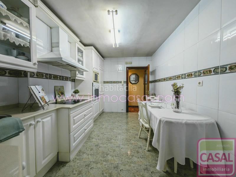 Foto f8b6f140-9278-4649-b24d-0610810d2ac4. Piso se vende piso cocina, cuarto de colada, salóncomedor, tres habitaciones dobles y dos baños. en Laviana