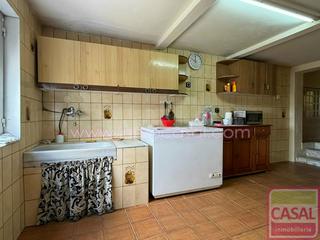 Casa a La Felguera. Se vende casa en carbayín bajo cocina, salóncomedor, cuatro dorm