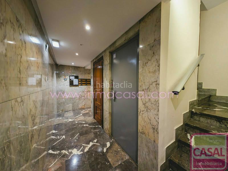 Foto 06178908-0443-4c90-b1e0-87b6aea4c5e4. Piso casal inmobiliaria presenta en exclusiva esta atractiva propiedad situada en el centro , en la prestigiosa crío san pedro en Oviedo