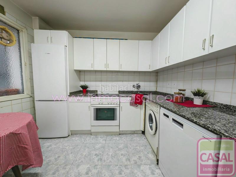 Foto 2c94effb-38b6-4bd7-9df7-fa215829c6bc. Piso casal inmobiliaria presenta en exclusiva esta atractiva propiedad situada en el centro , en la prestigiosa crío san pedro en Oviedo