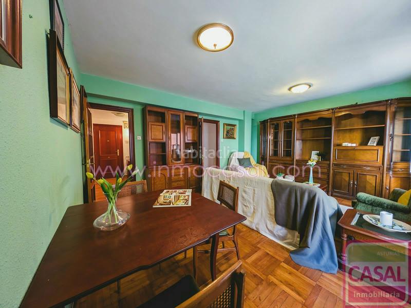 Foto 732d71cd-5536-4609-86f9-993ce99f9595. Piso casal inmobiliaria presenta en exclusiva esta atractiva propiedad situada en el centro , en la prestigiosa crío san pedro en Oviedo